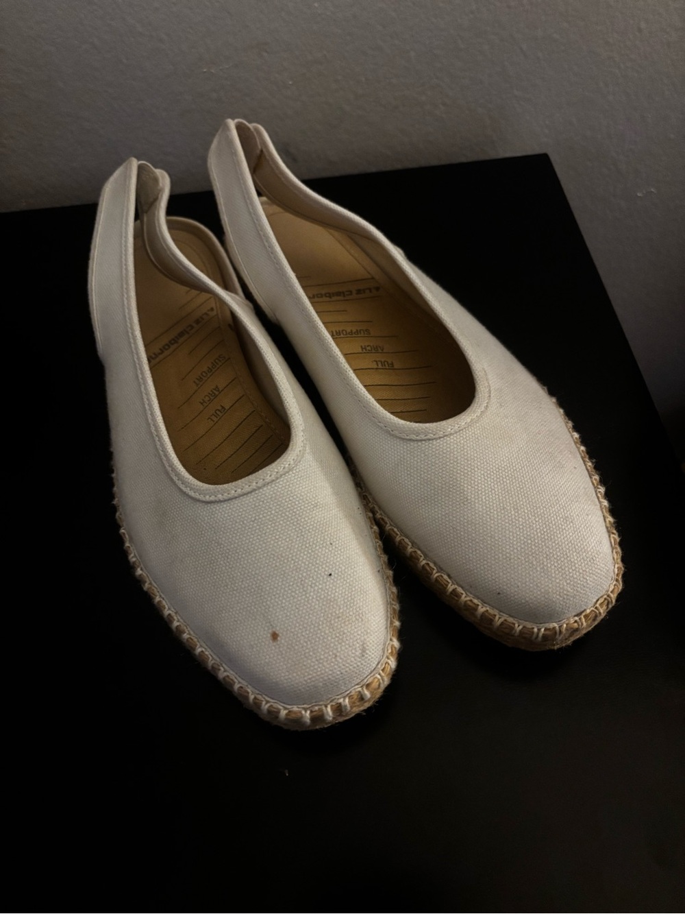 Liz Claiborne Women’s White Canvas Espadrille Flats
